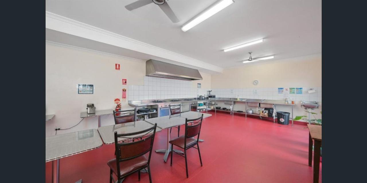 Hostel Emu Backpackers - Note - Valid Passport Required For Check In Perth