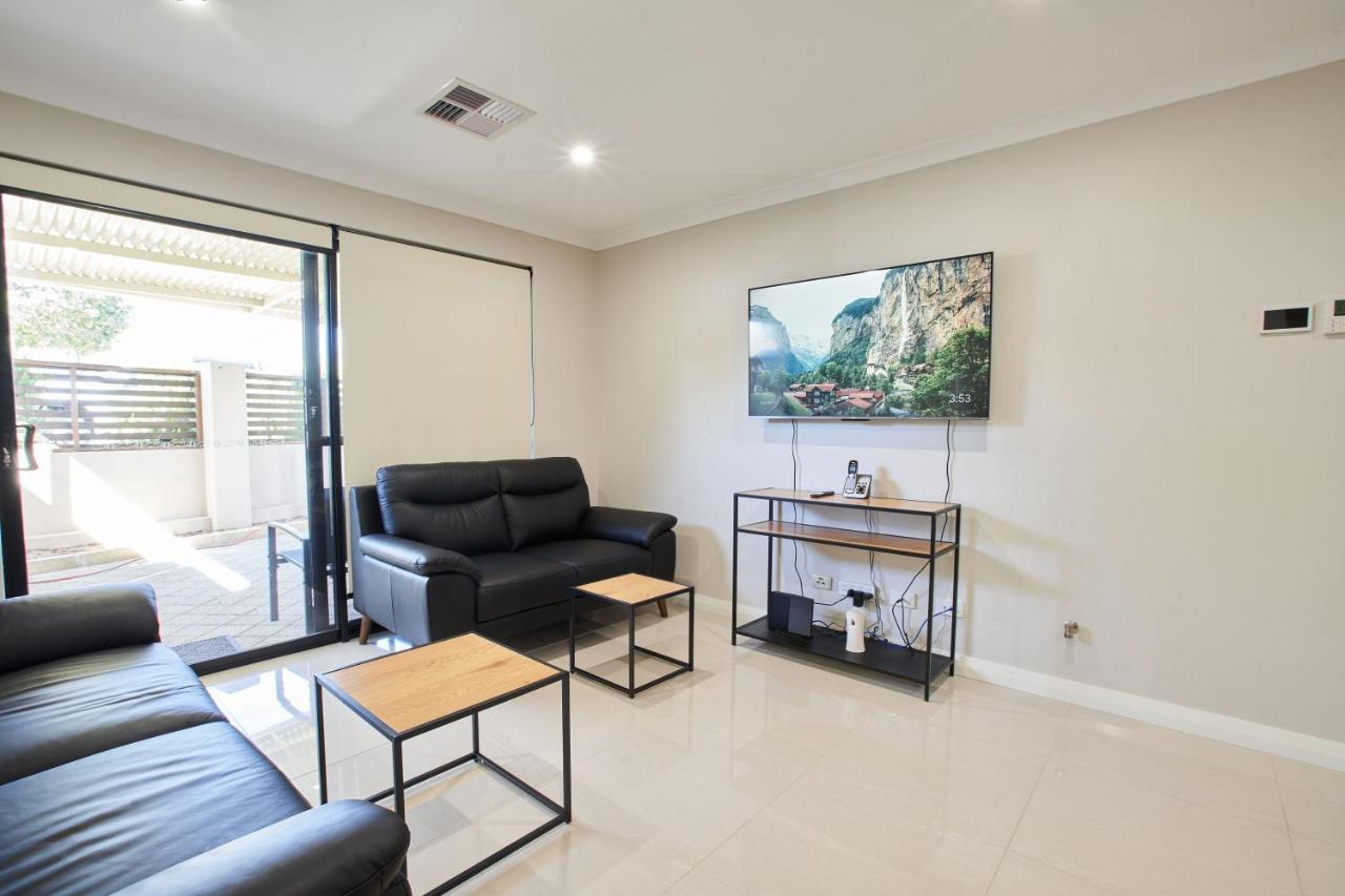 Gorgeous Family House Near Shops Rumah liburan *