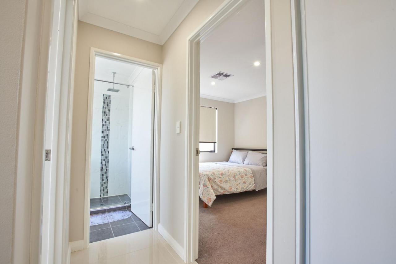 Gorgeous Family House Near Shops Perth