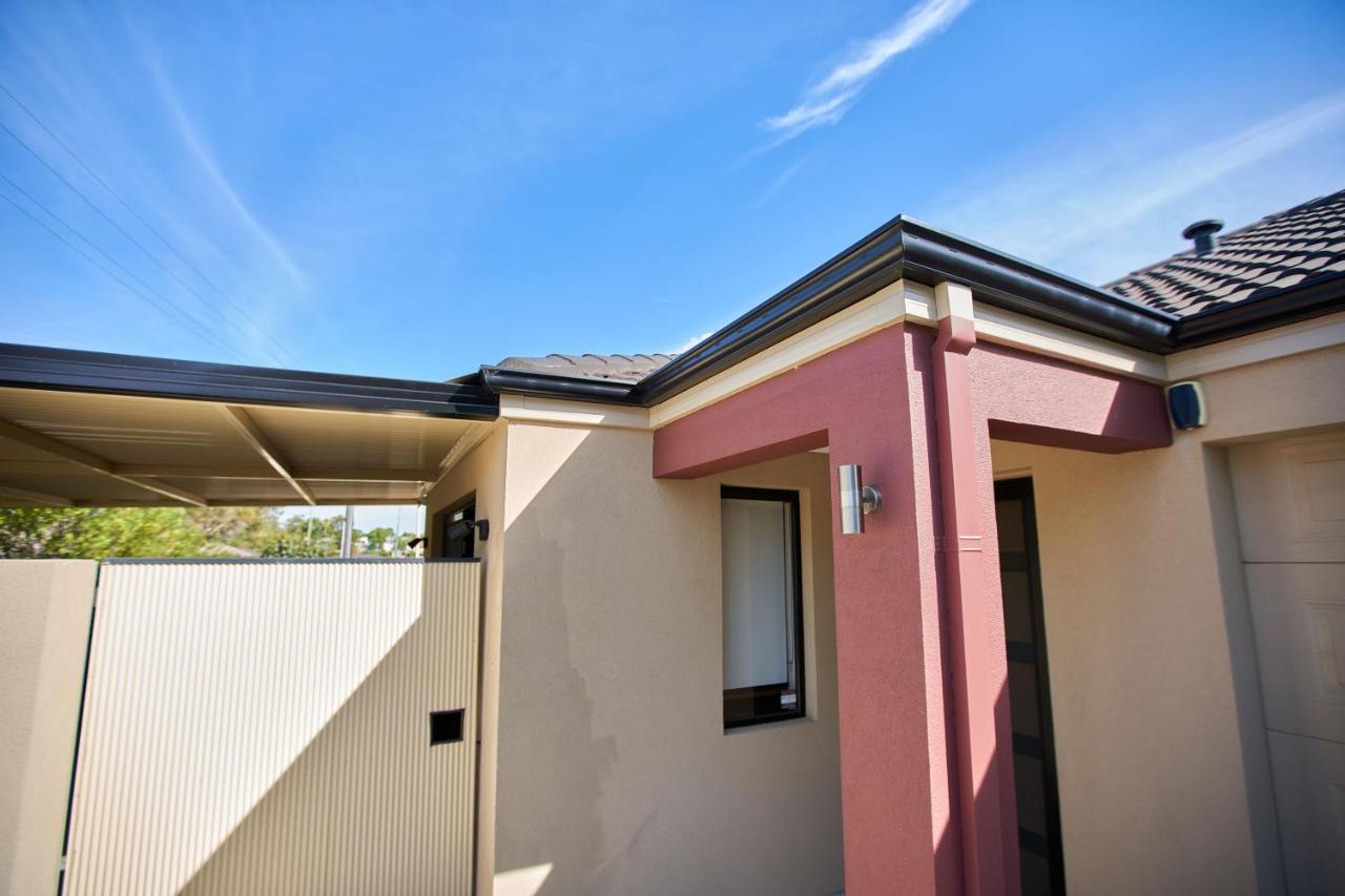 Gorgeous Family House Near Shops Rumah liburan Perth