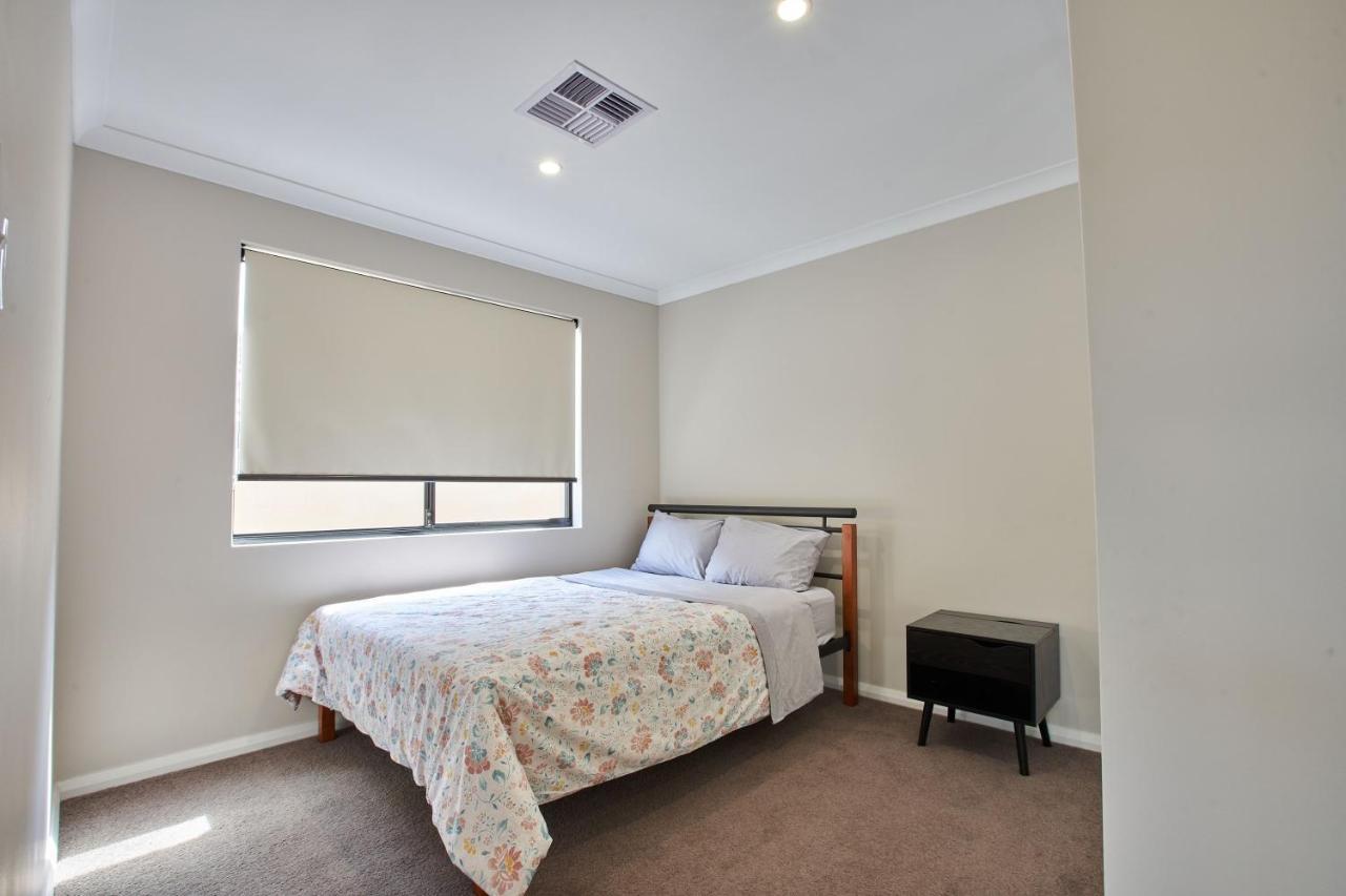 Gorgeous Family House Near Shops *