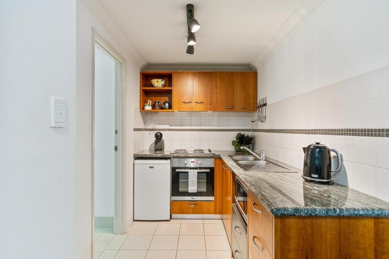 Retreat - Parking, Pool, Self Contained Apartment Perth