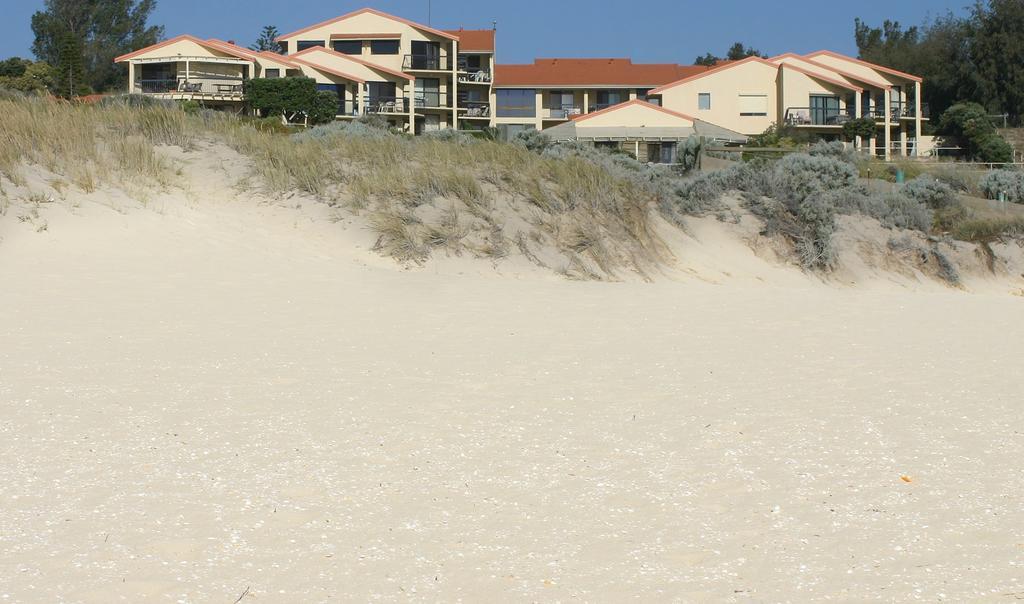 Scarborough & Absolutely Beachfront Apartment Perth