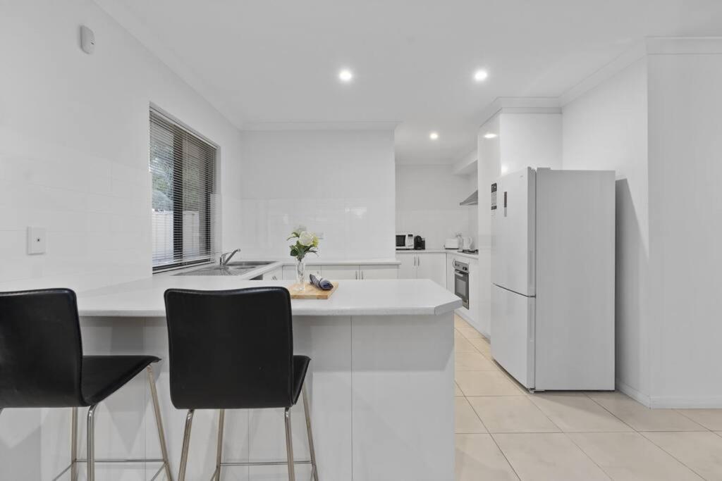 Modern Family Escapes Shopping At Your Doorstep Holiday home *
