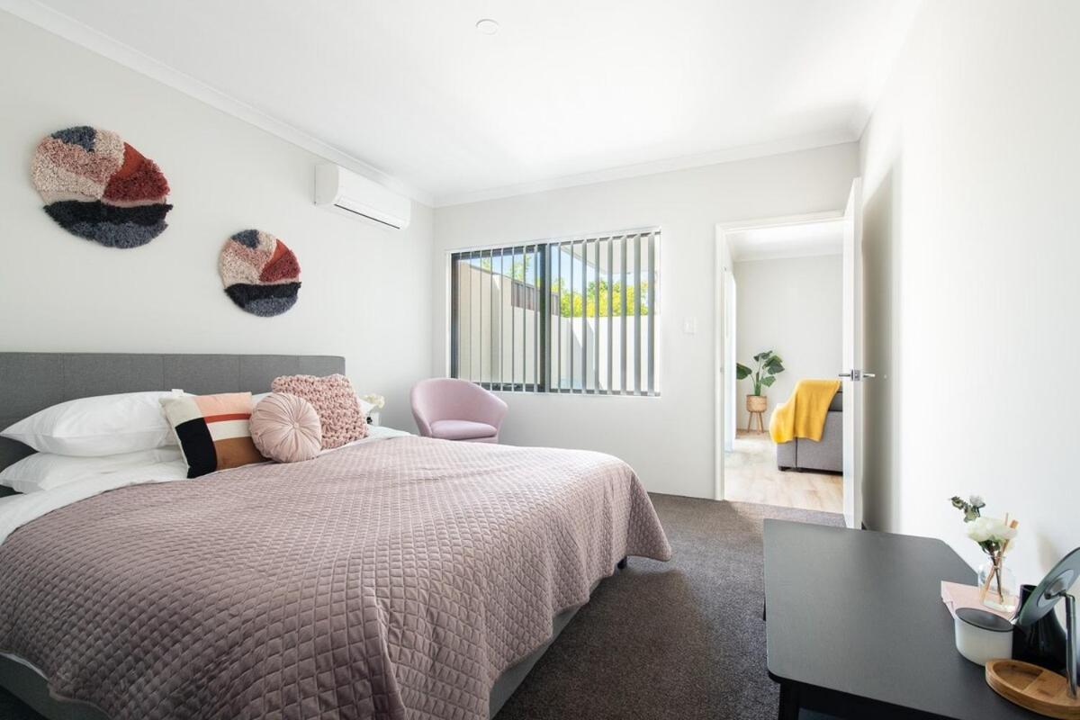Bright Trendy 2bdrm - Walk To River & Shops Apartemen
