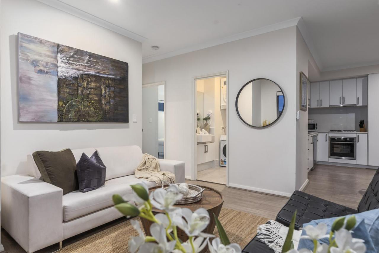 Modernista Getaway Your Airport Retreat *
