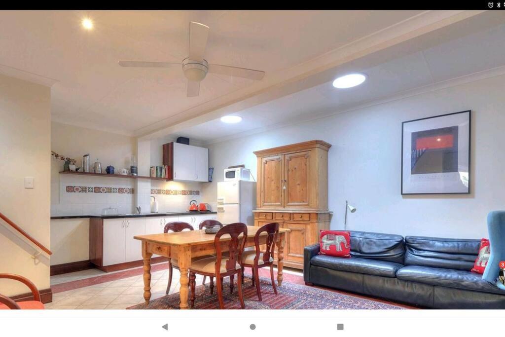 Snow-white's 2 Bedroom Heart In 6000 Villa Perth