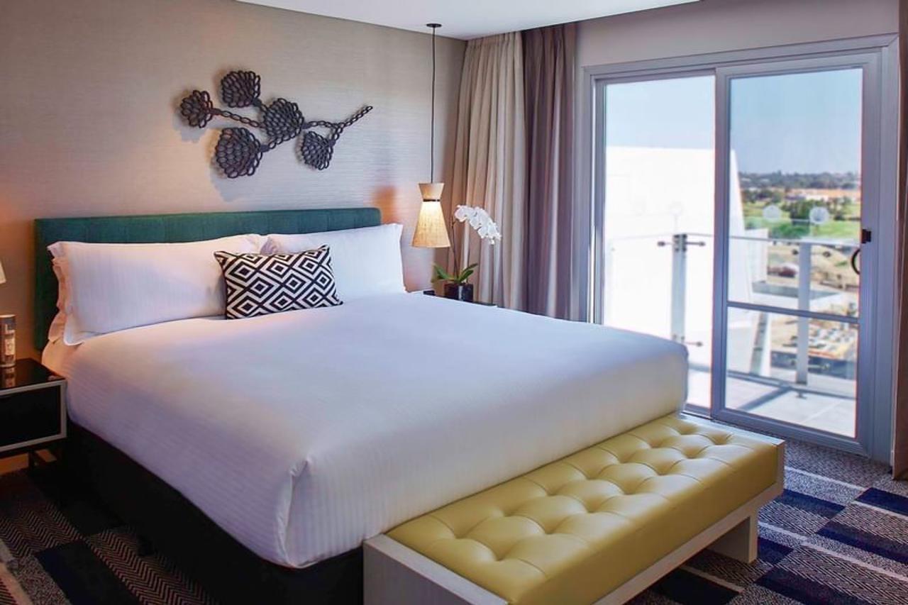 Hotel Crown Promenade 4*