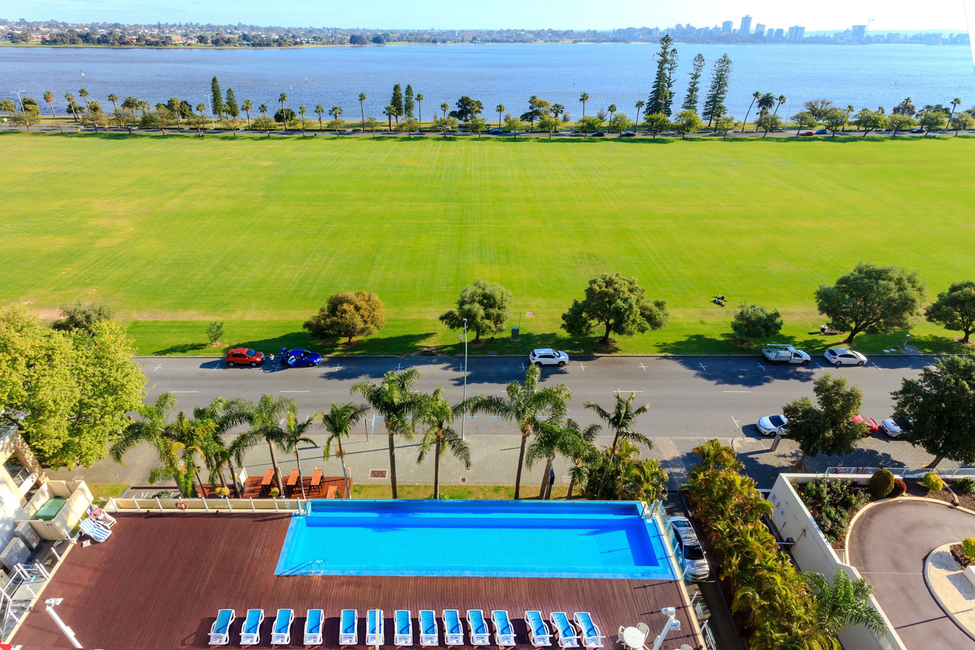 Crowne Plaza By Ihg 4*