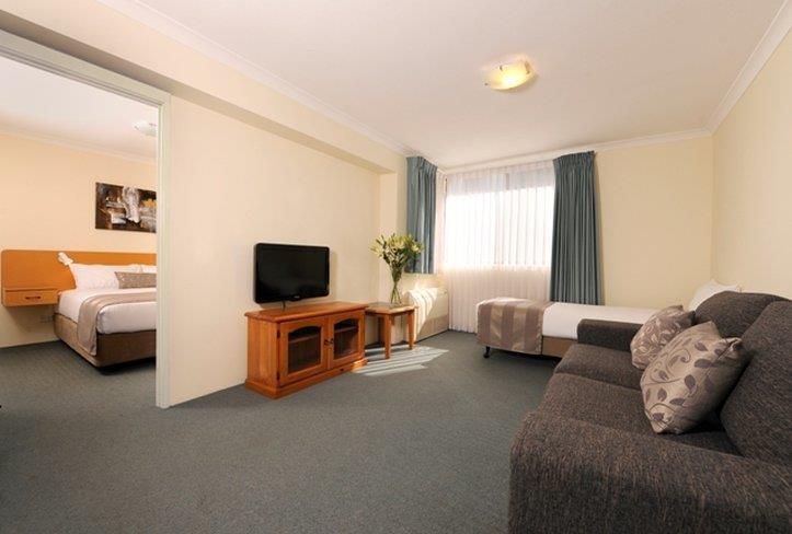 Lodestar Waterside 4* Perth