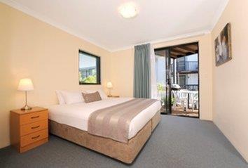 Lodestar Waterside Aparthotel 4*