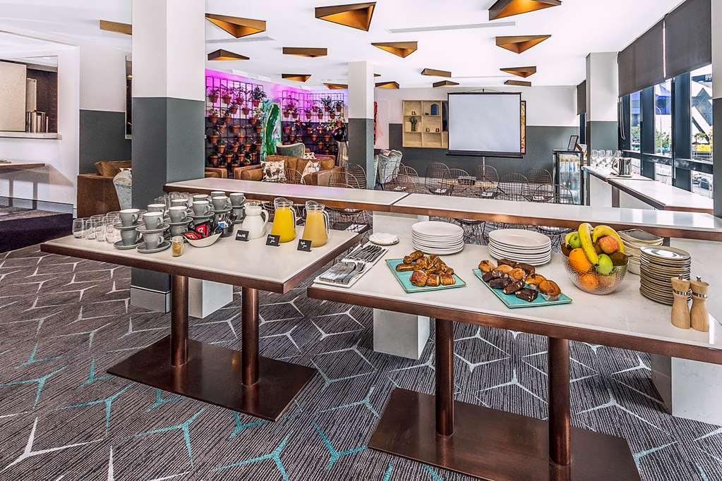 Hotel Rydges Kings Square 4*