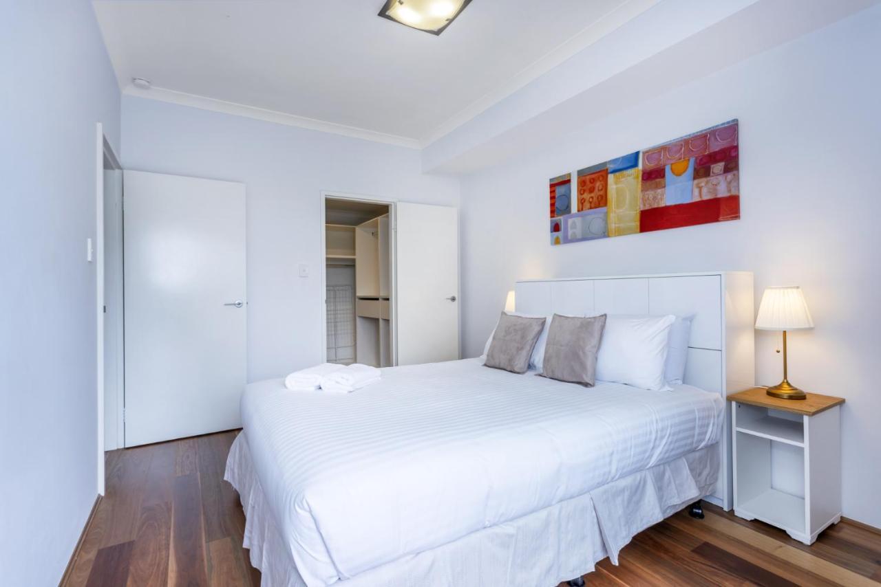 Parkvue On The Green - Executive Escapes Apartment