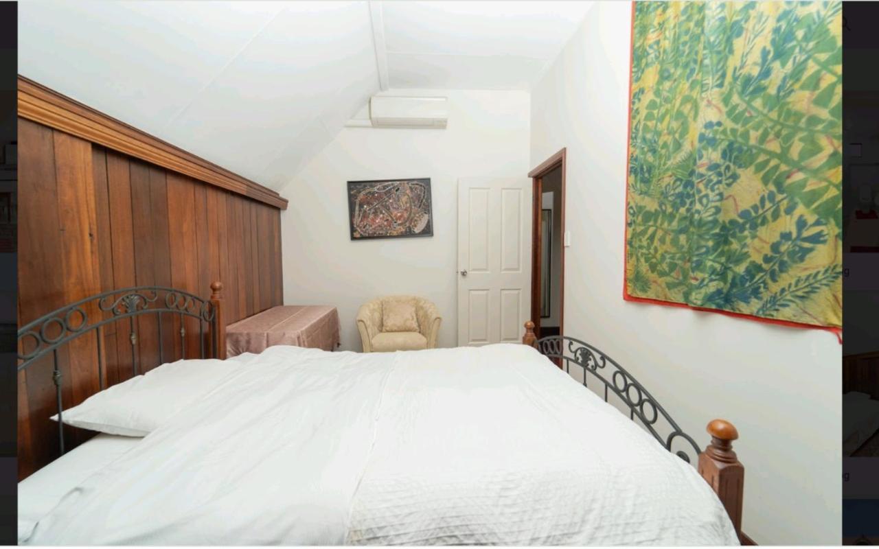 Snow-white's 2 Bedroom Heart In 6000 *