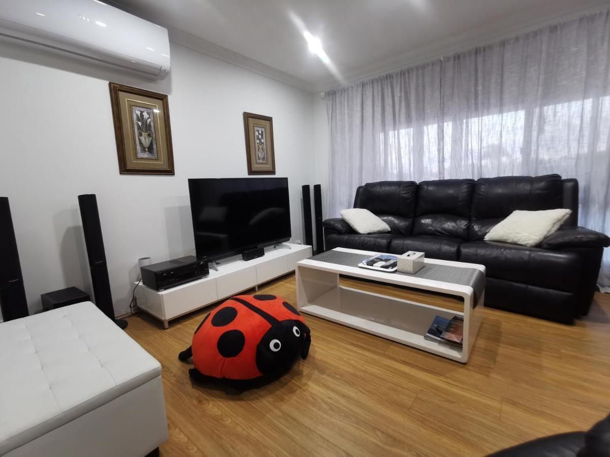 Entire House With 4 Bedrooms Fully Air Conditioned Holiday home *