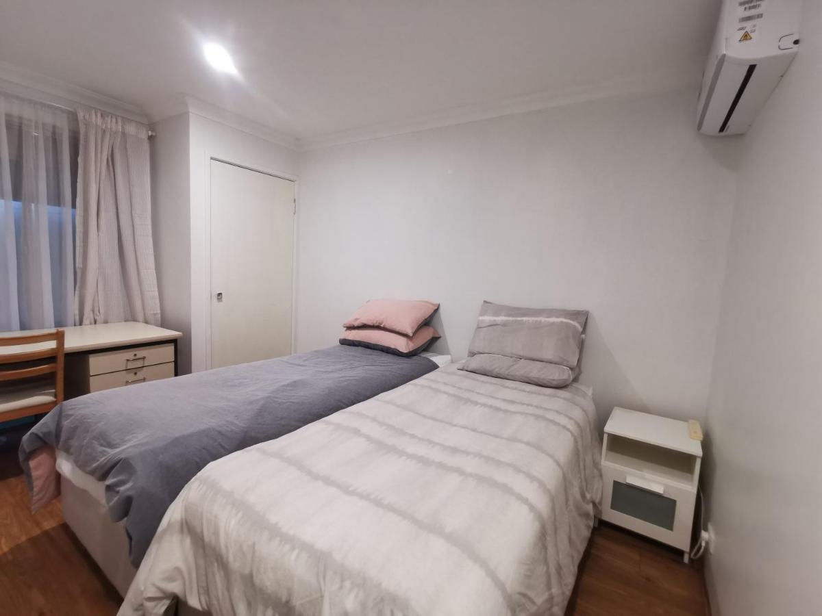 Holiday home Entire House With 4 Bedrooms Fully Air Conditioned *