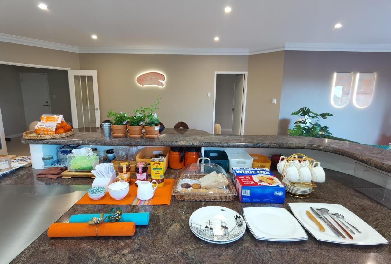 Sunny Ocean View Retreat Homestay