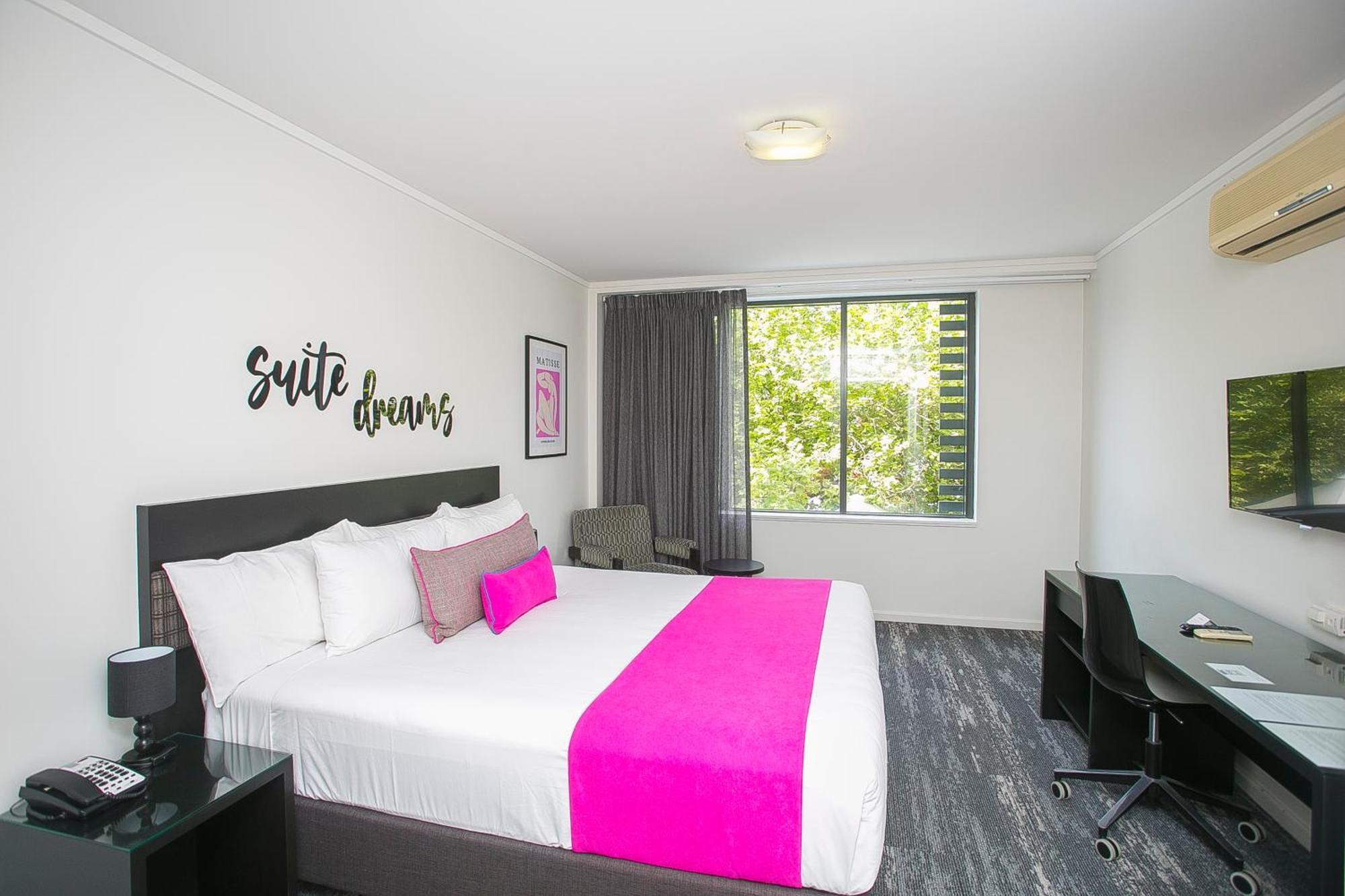 East Aparthotel