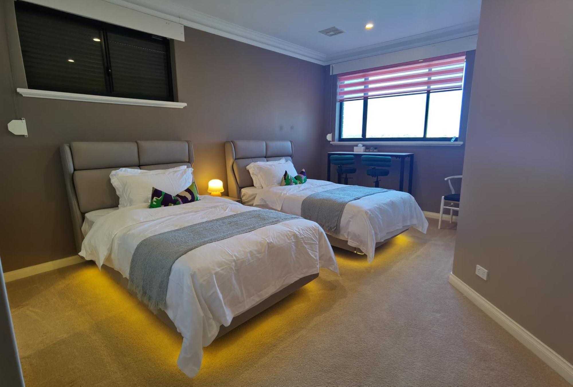 Sunny Ocean View Retreat Homestay