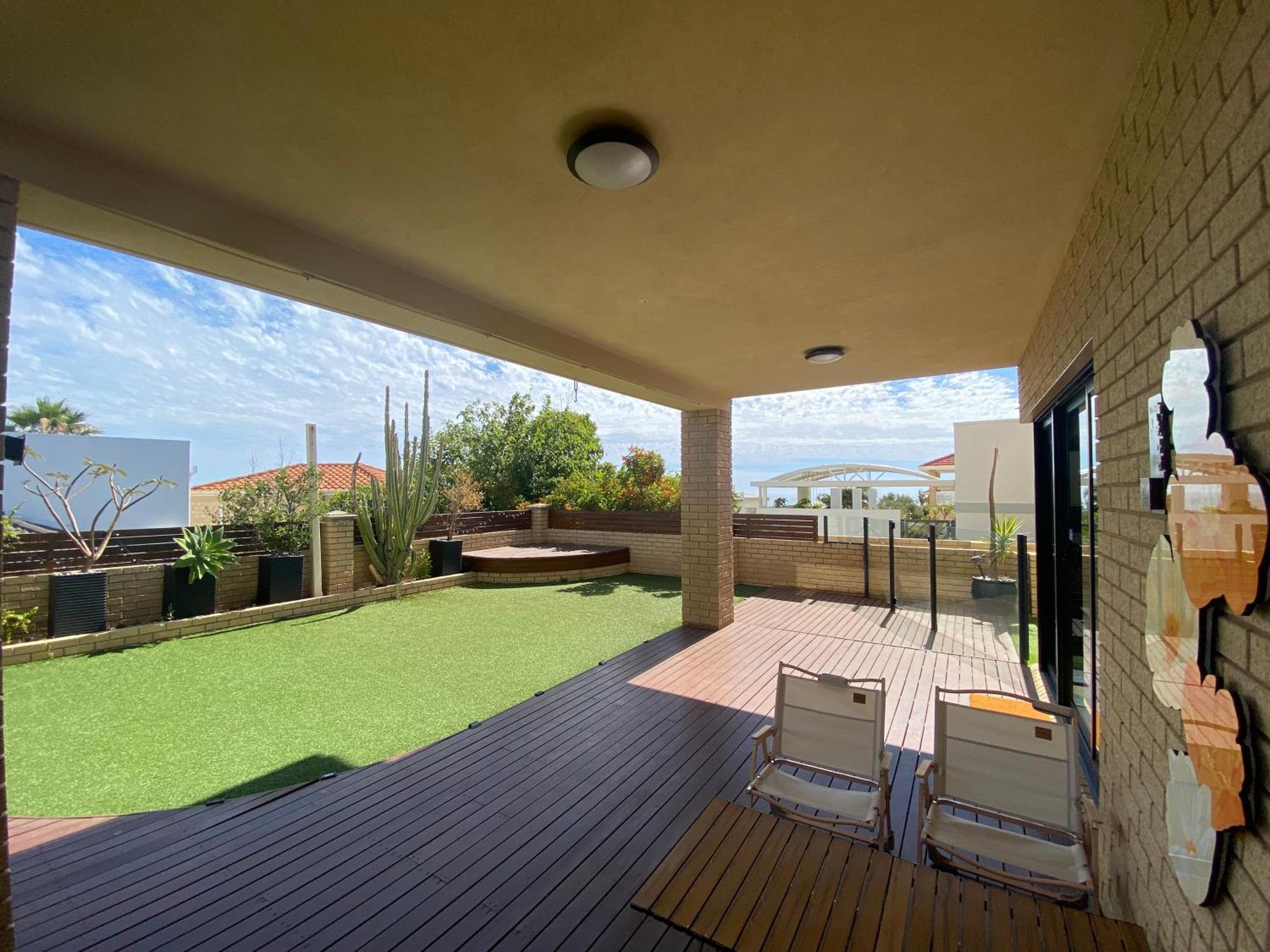 Homestay Sunny Ocean View Retreat