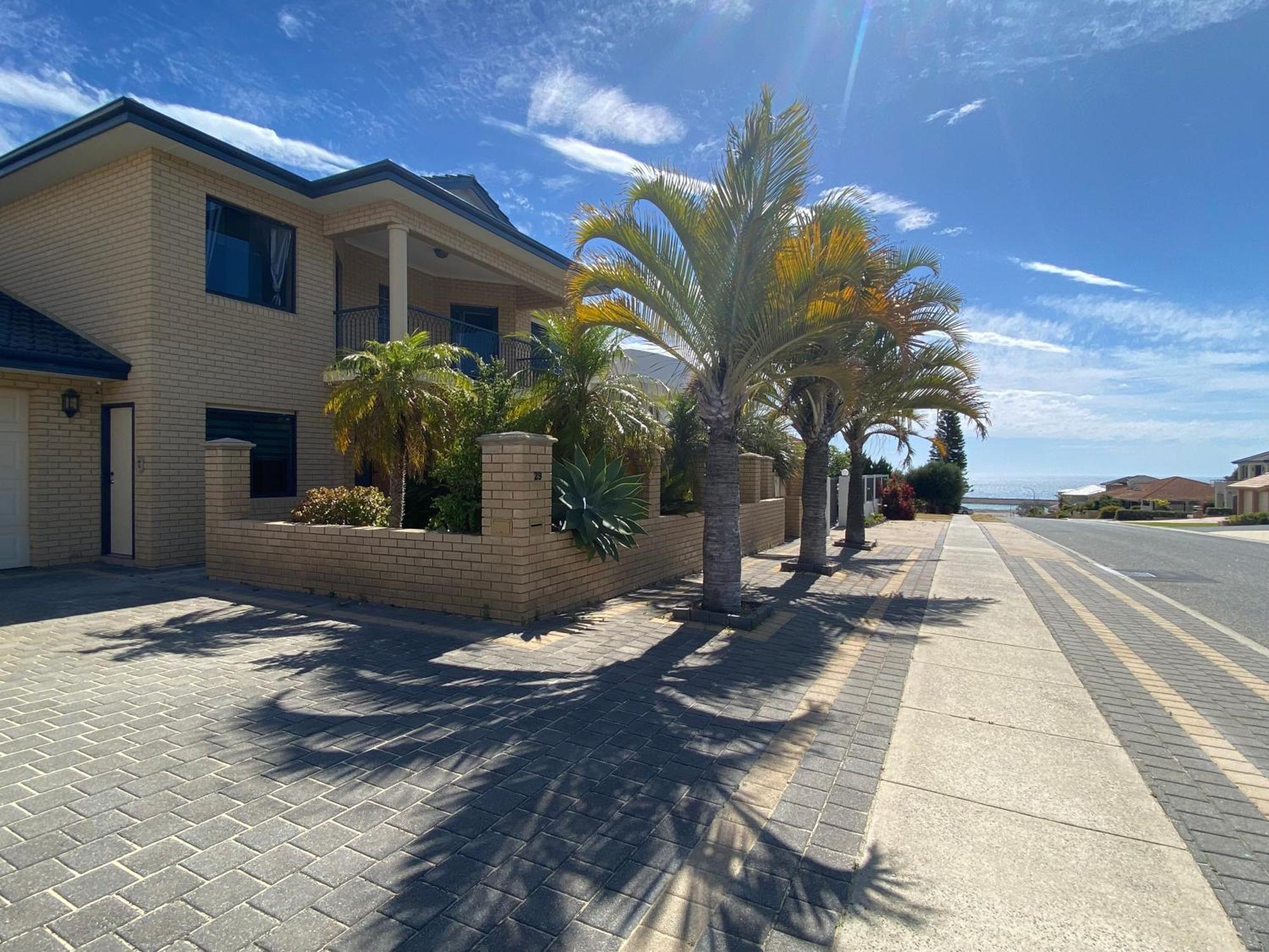 Homestay Sunny Ocean View Retreat