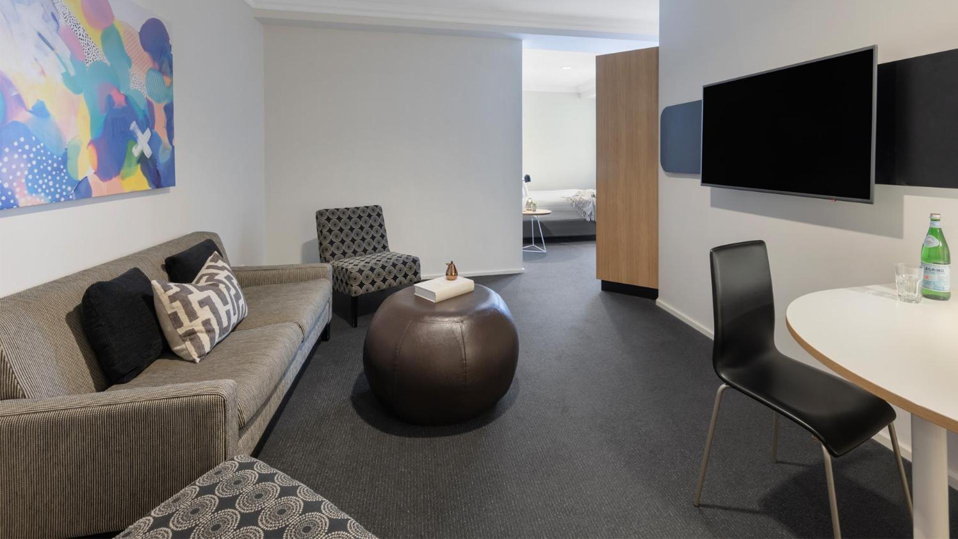 Hotel Oaks 4*