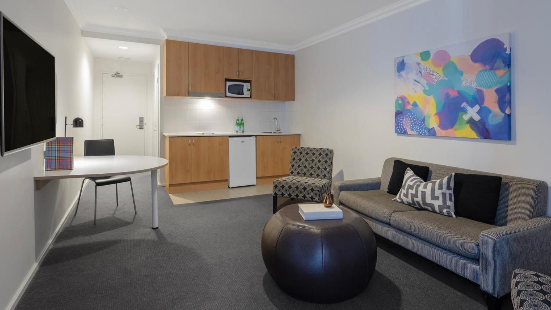 Oaks Hotel 4*