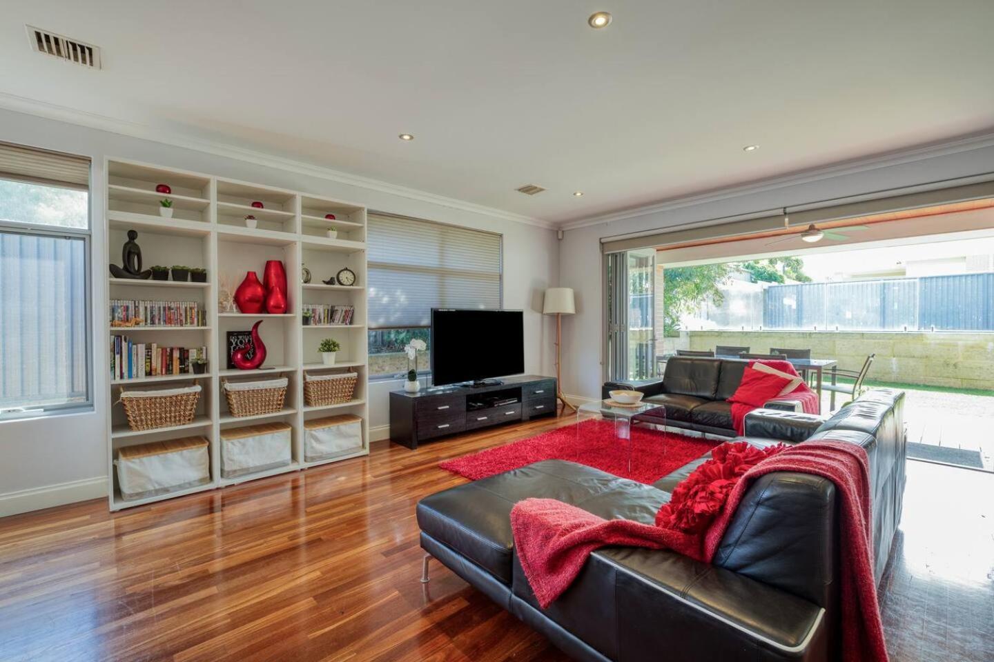 Bahay bakasyunan Rivervale Retreat - Spacious Family Living *