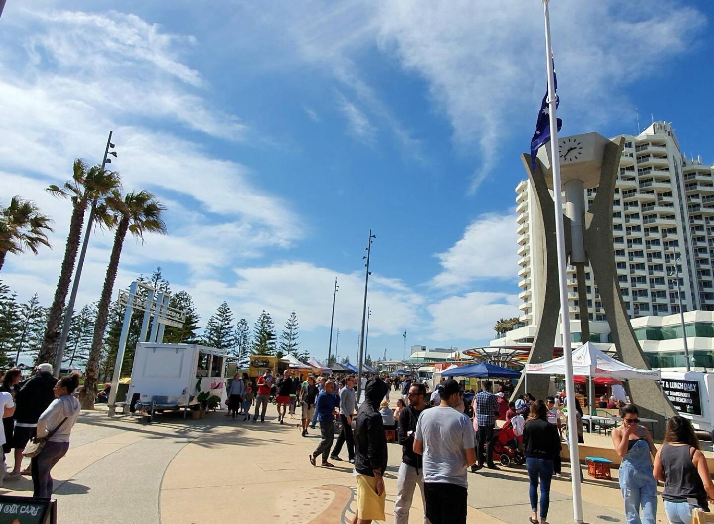Scarborough Front - Shell Thirteen Perth