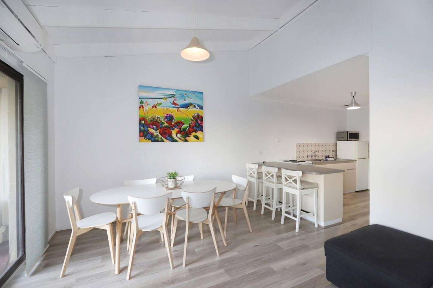 West Lagoon 221 - Stylish Apartment! *