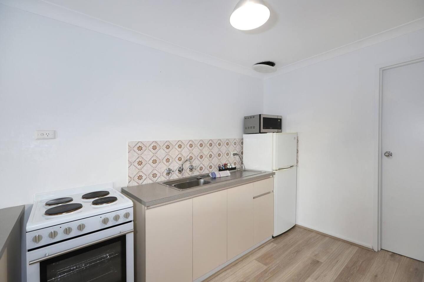 West Lagoon 221 - Stylish Apartment! Perth