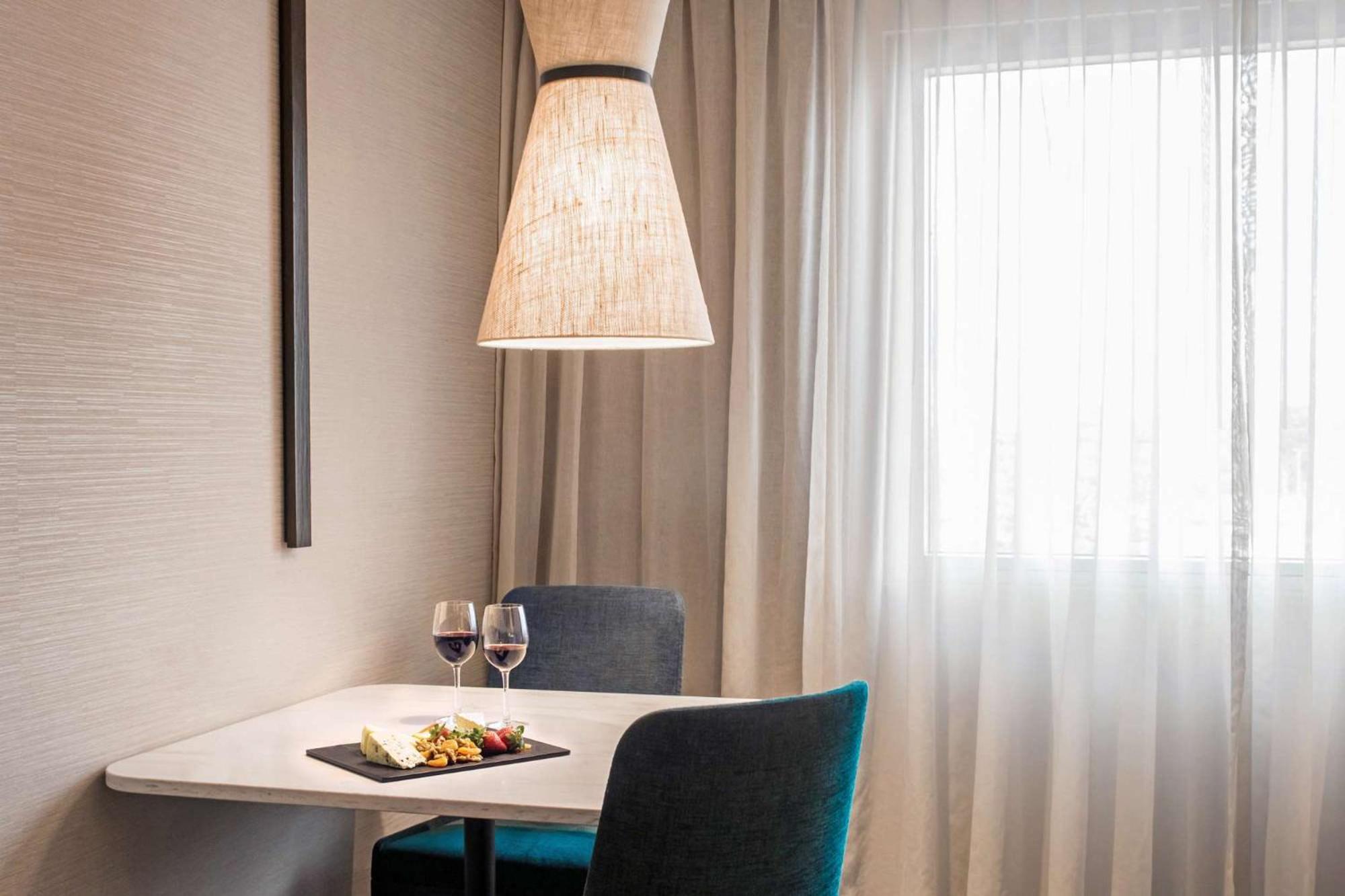Hotel Crown Promenade 4*
