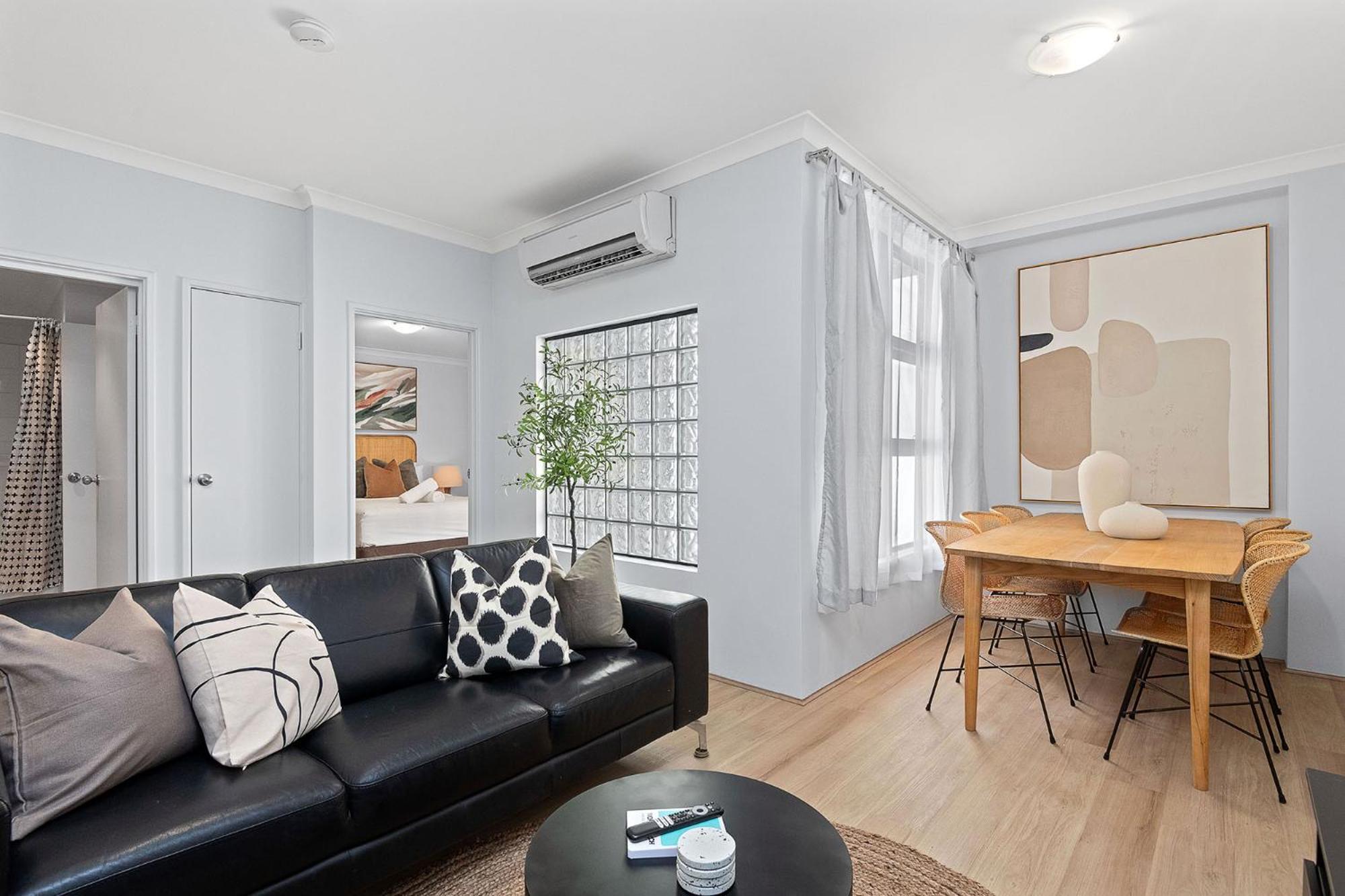 Chic 2br On Hay St East