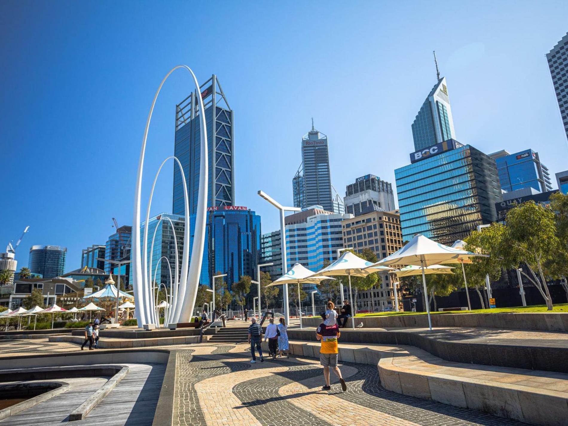 Chic 2br On Hay St East * Perth