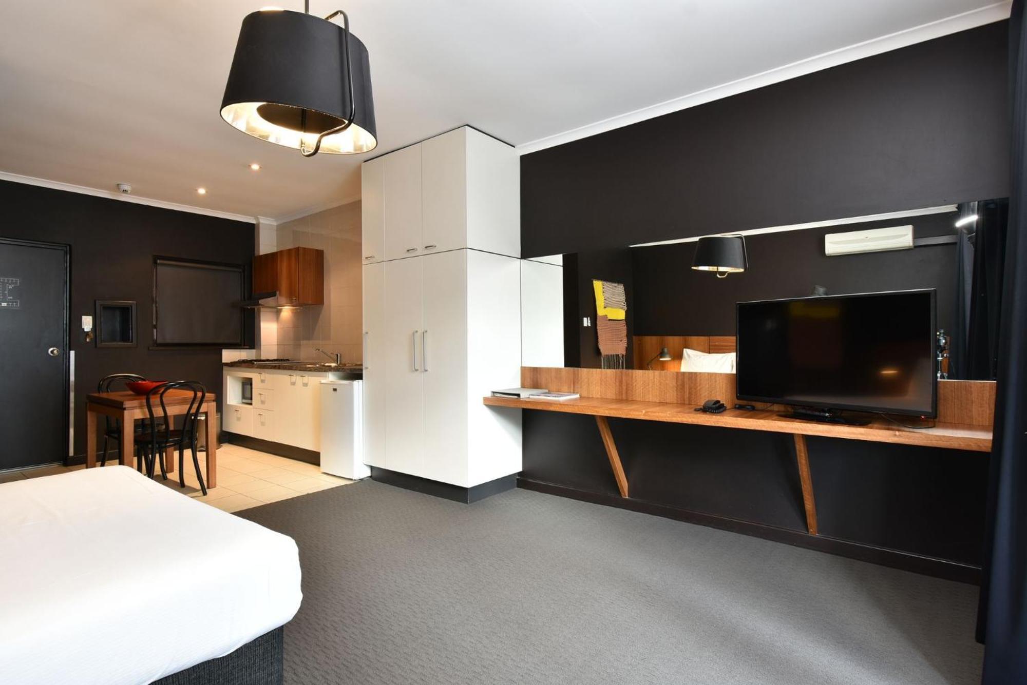 Riverview On Mount Street Aparthotel 4*