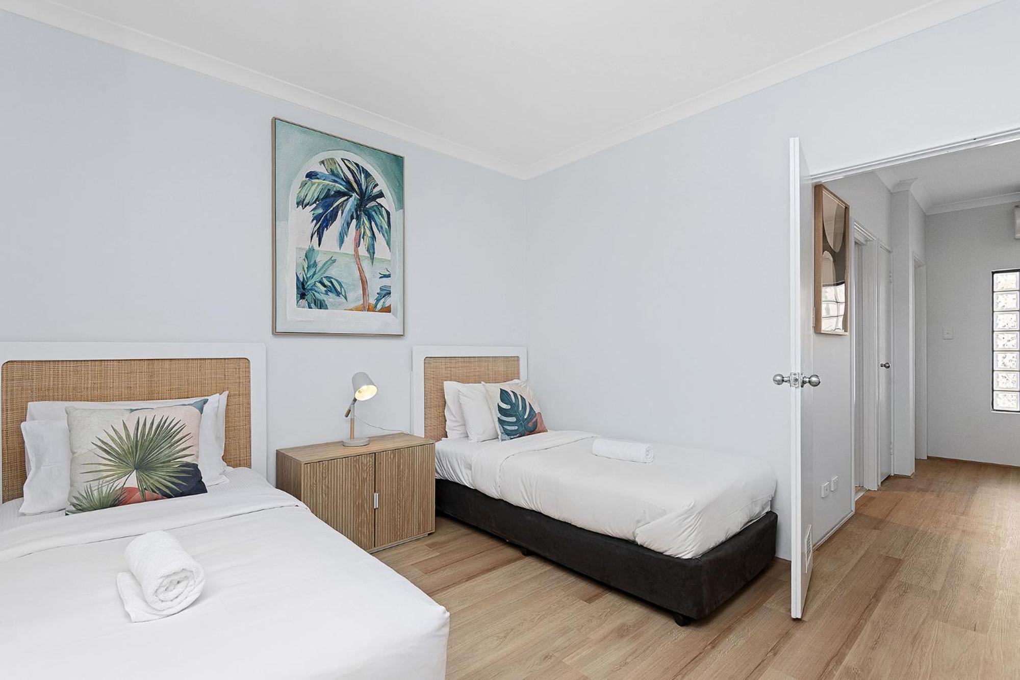 Chic 2br On Hay St East