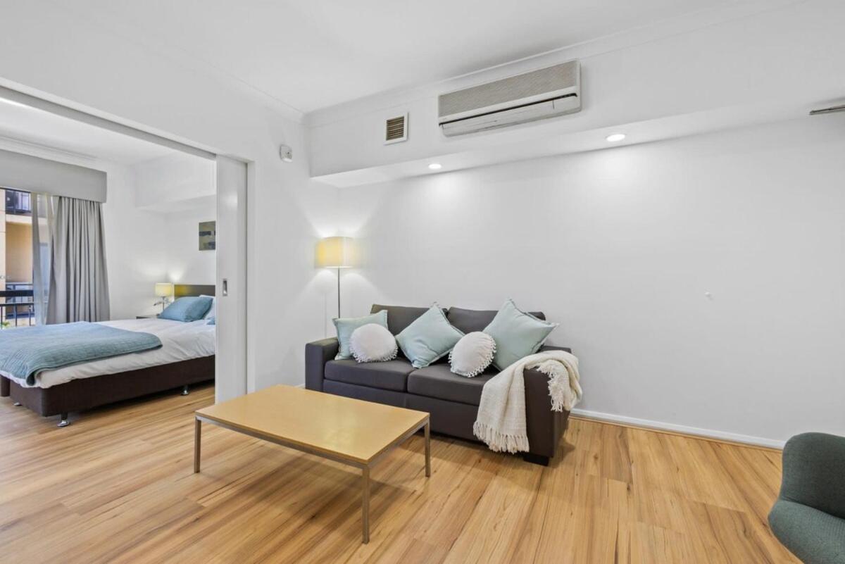Renovated Family With Pool & Wifi Perth