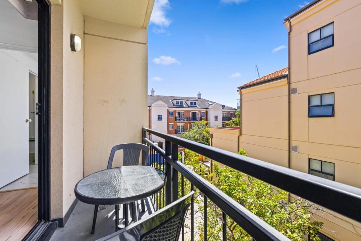 Renovated Family With Pool & Wifi Apartment Perth