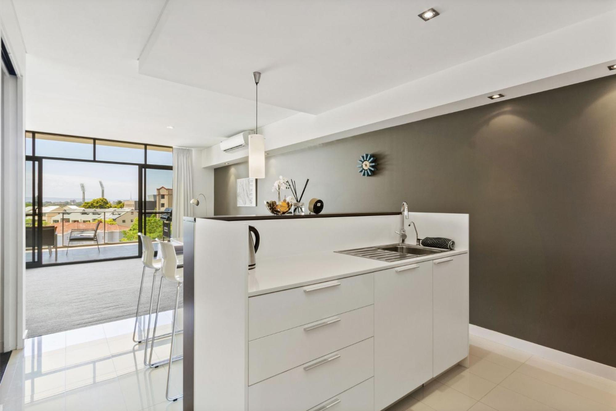 2bdrm Skyline Views - Prime For River, Waca, Optus Stadium Apartment Perth