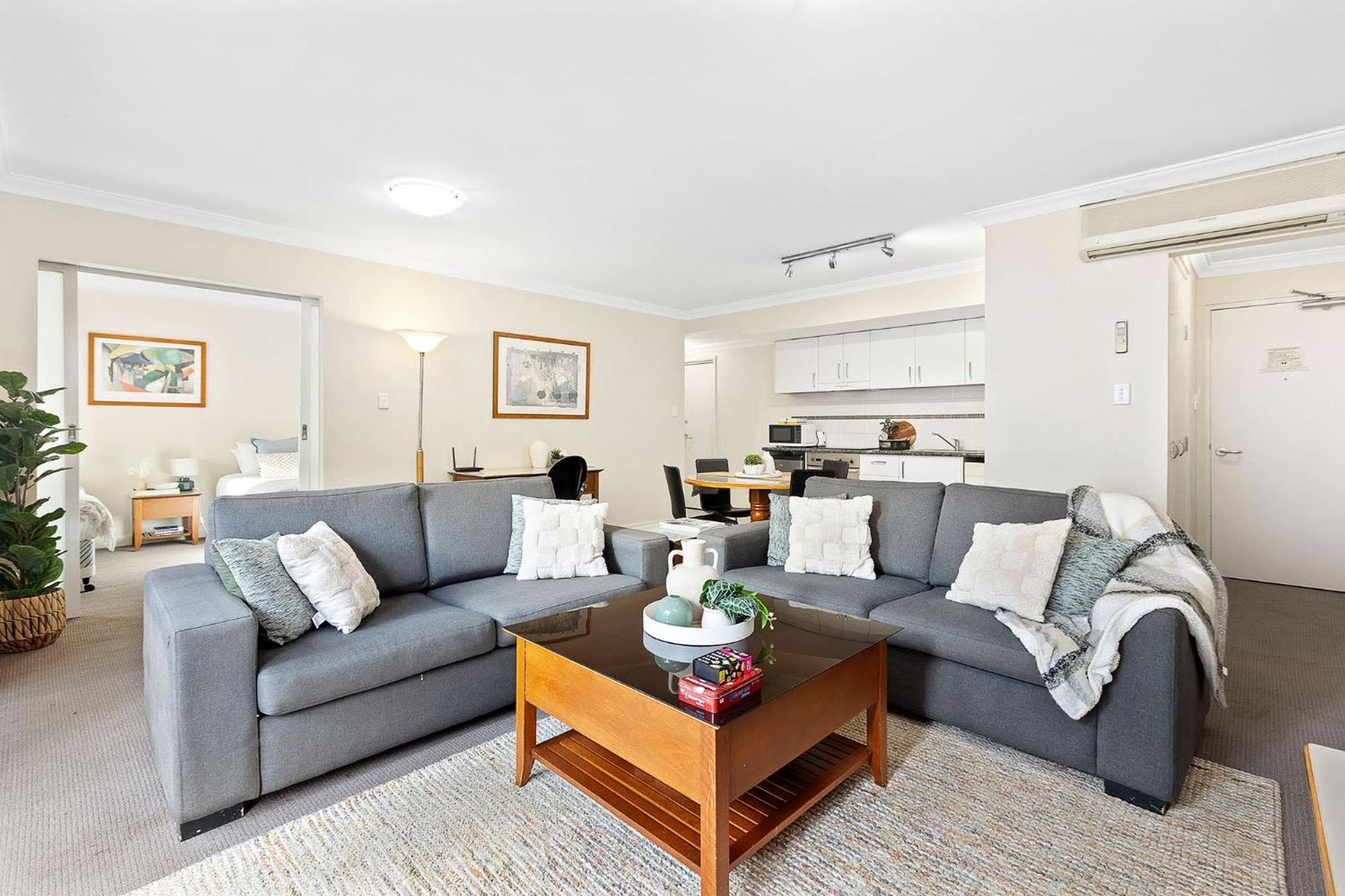 Apartment Impressive W Pool Gym And Tennis