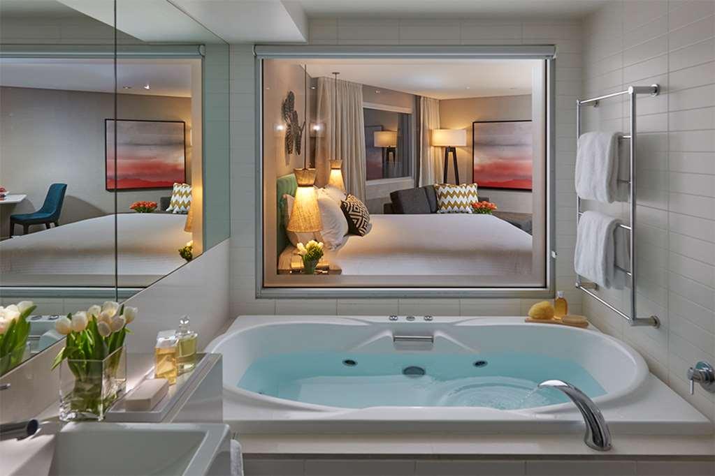 Hotel Crown Promenade 4*
