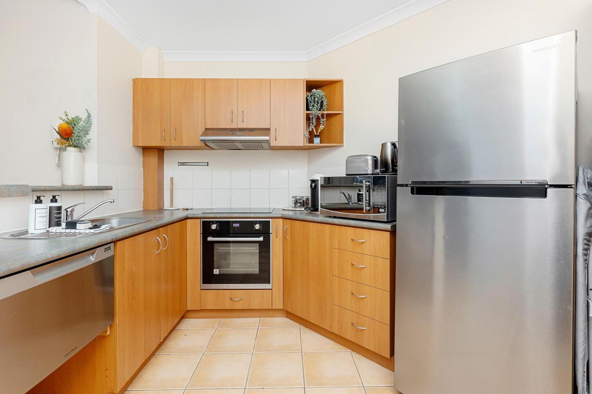 Apartment 1br Stylish On Hay St