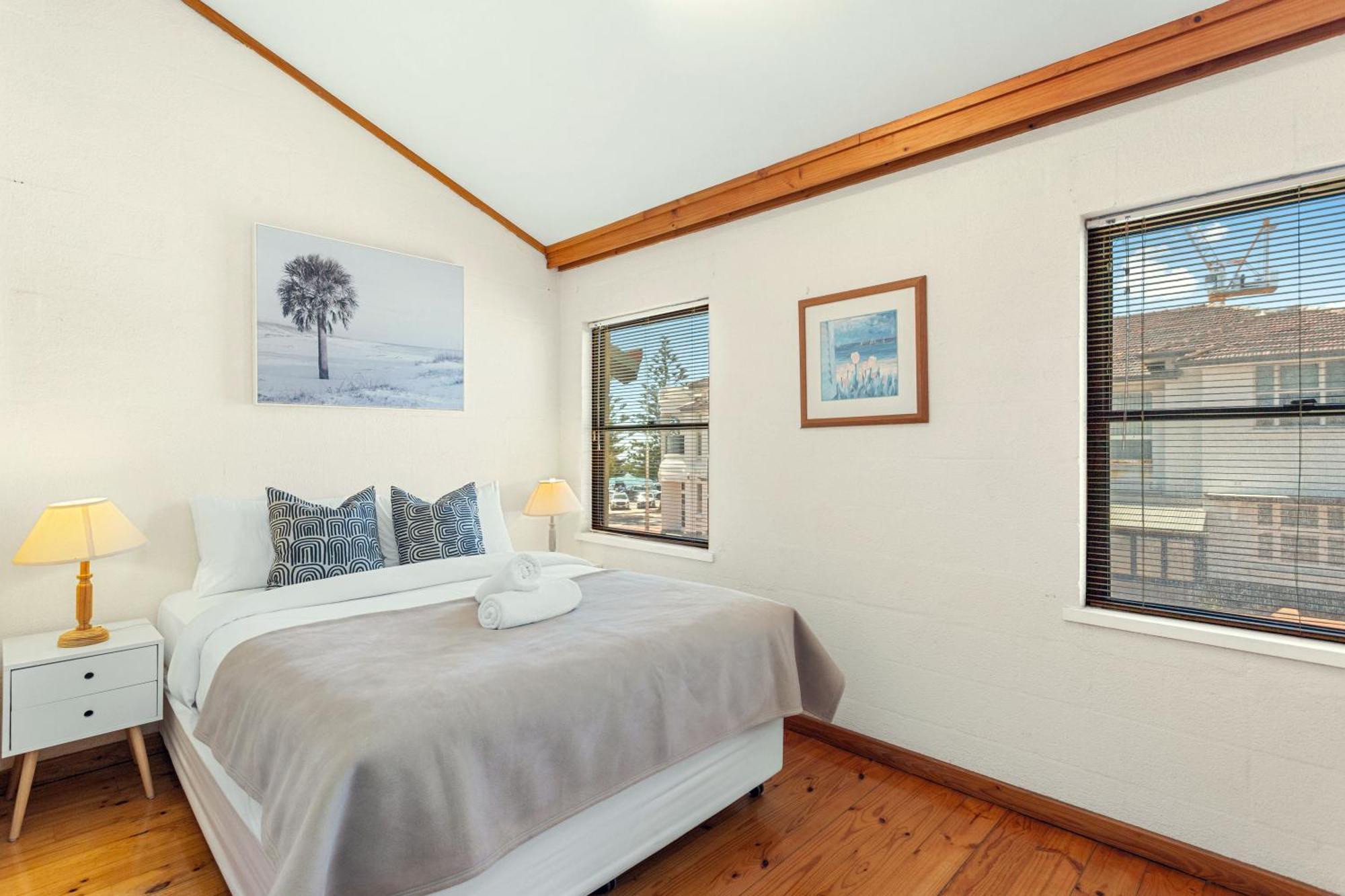 13 Cottesloe - Steps From - Sleeps 3 Perth