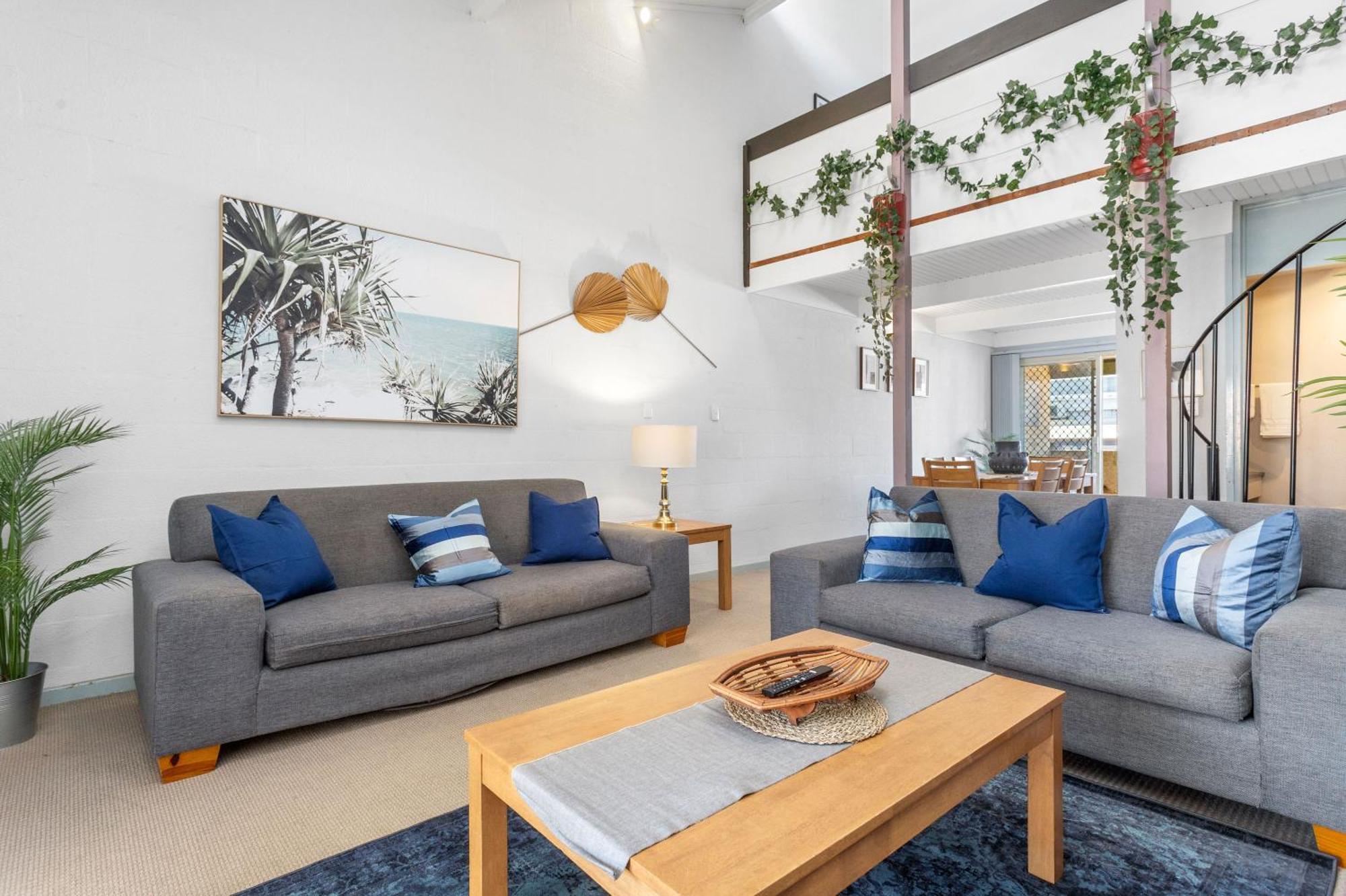 13 Cottesloe - Steps From - Sleeps 3