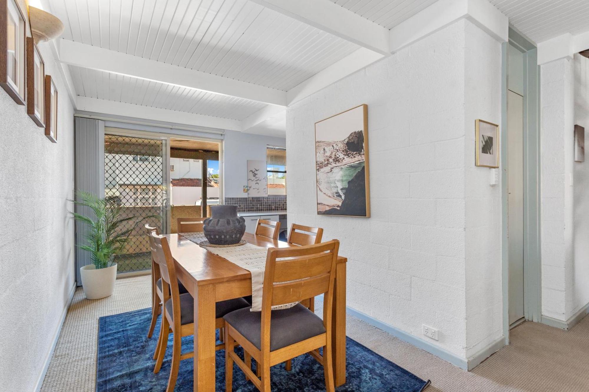 Apartment 13 Cottesloe - Steps From - Sleeps 3