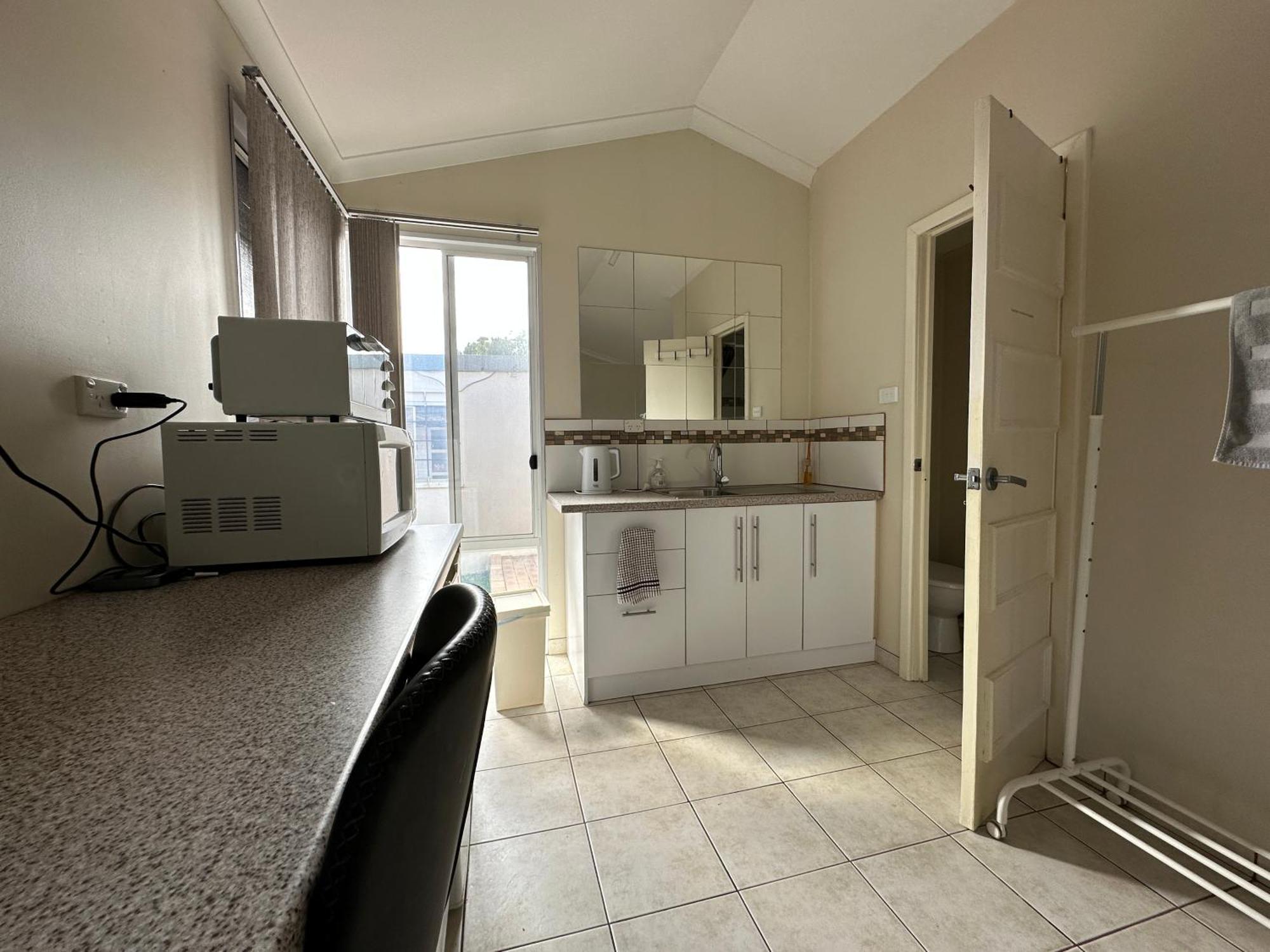 Studio Granny Flat In Melville With Patio * Perth