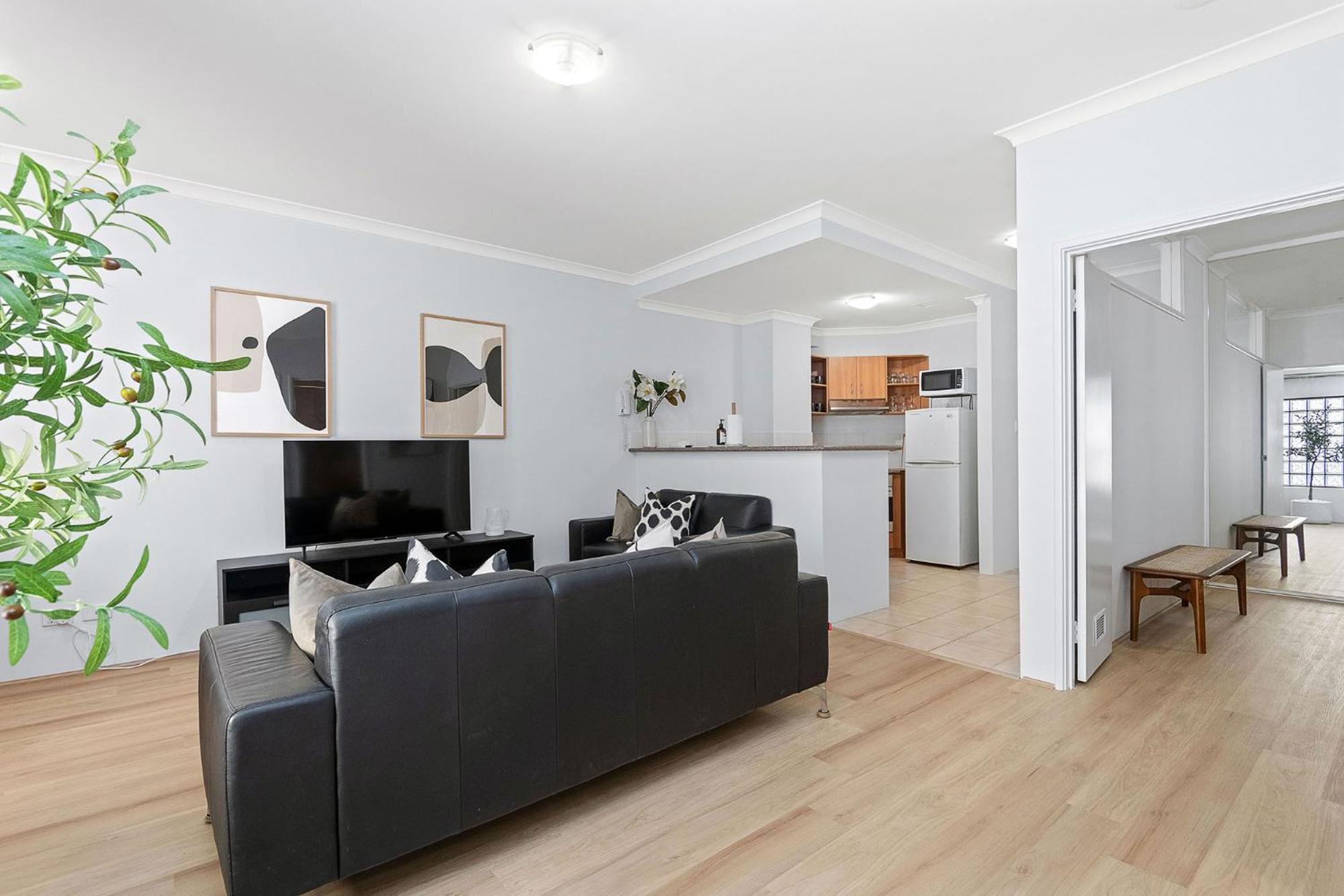 Chic 2br On Hay St East * Perth