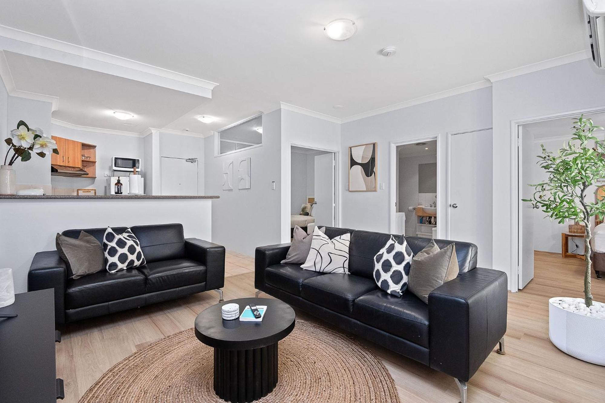 Chic 2br On Hay St East Apartment *