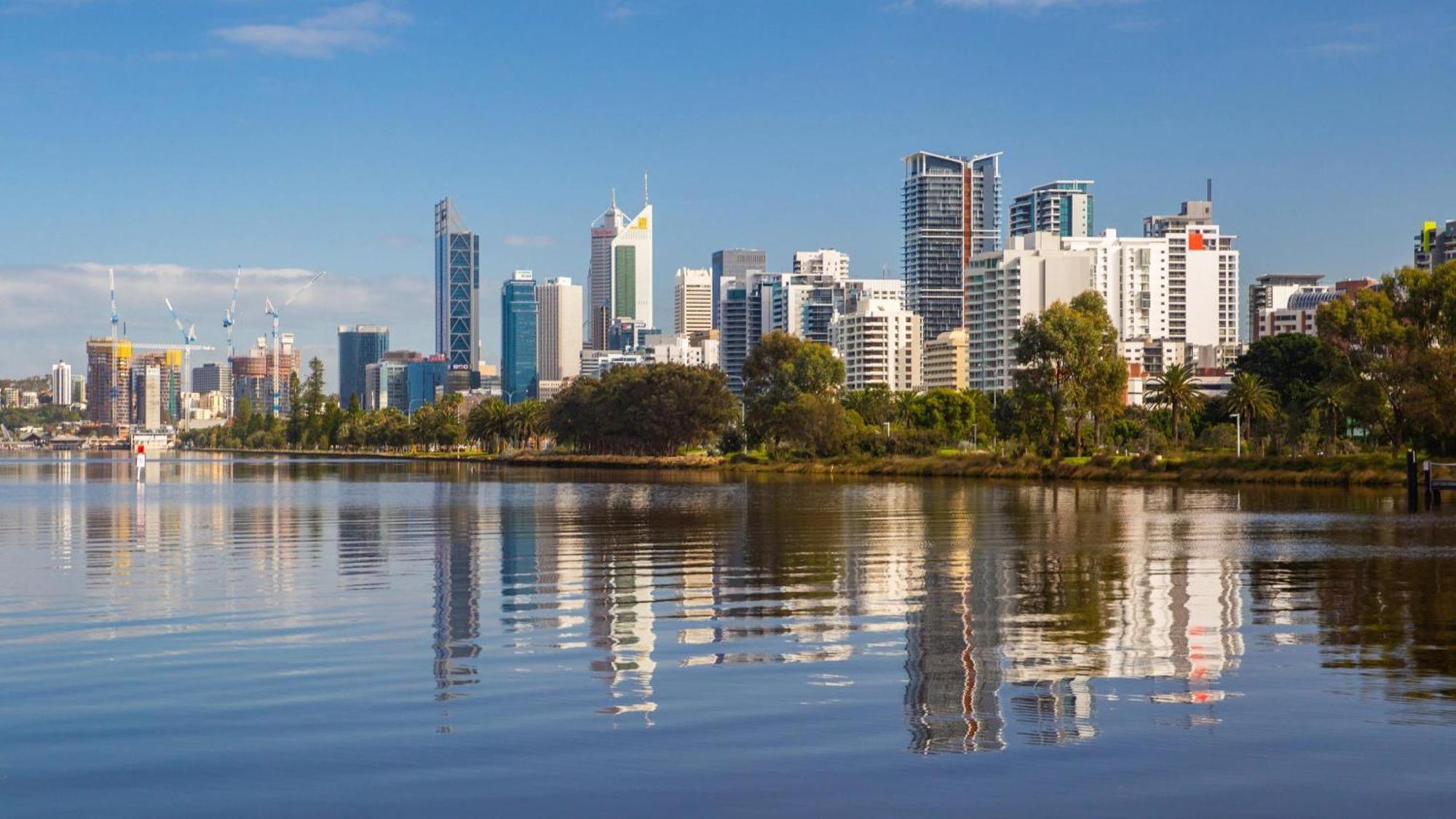 Chic 2br On Hay St East * Perth