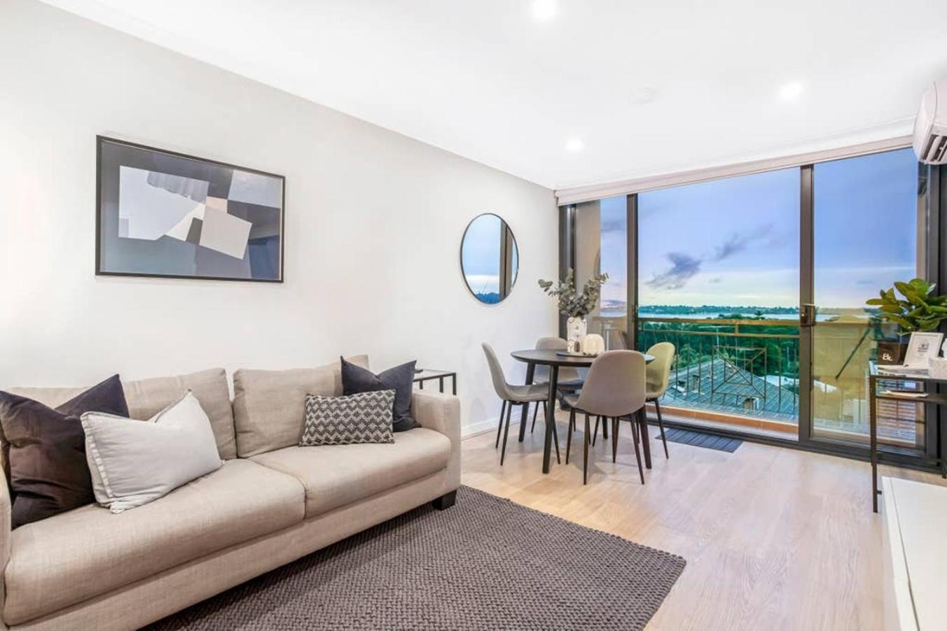 1 Bdr Stunning Views South Perth